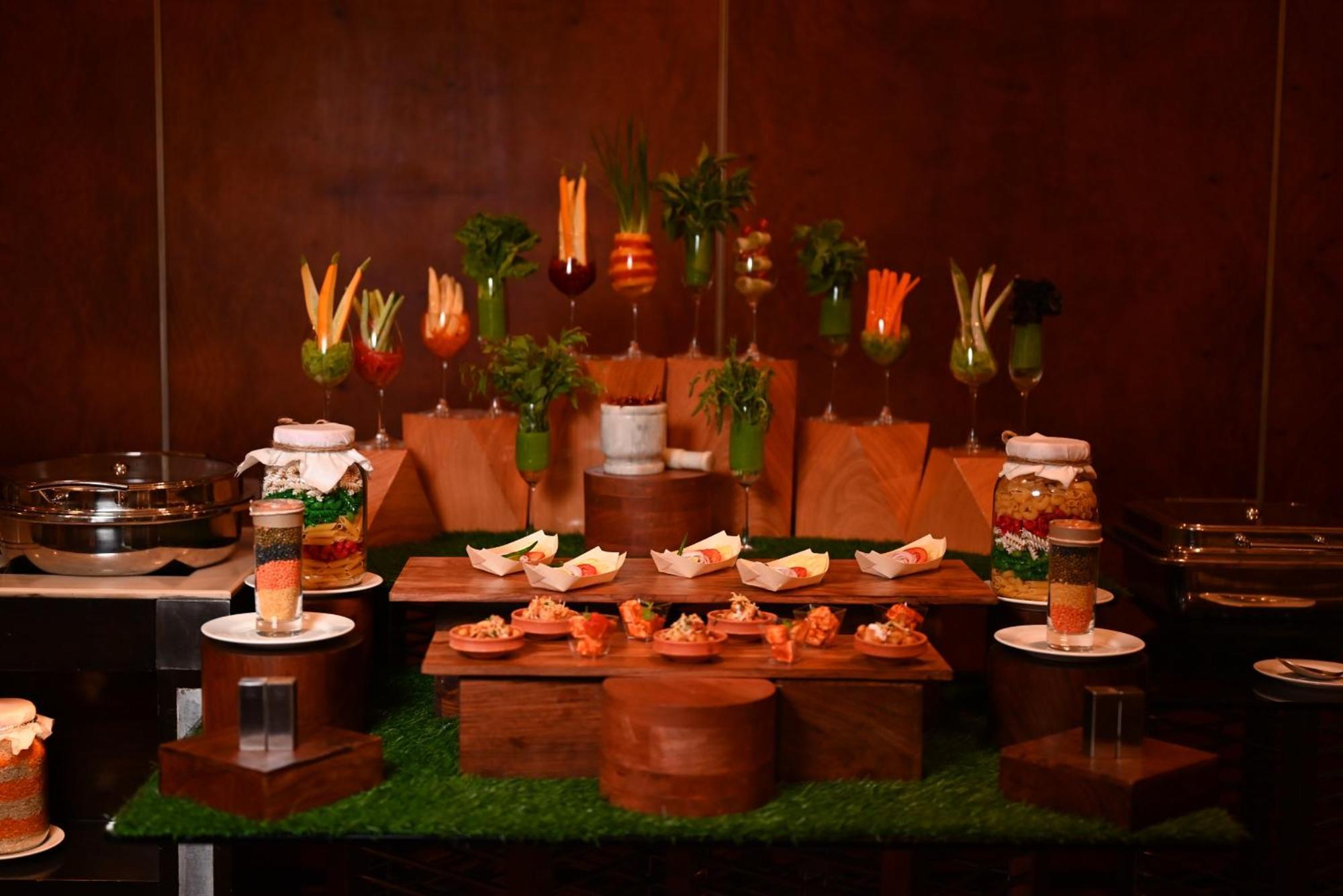 The Park Kolkata Hotel Exterior photo A buffet at a restaurant